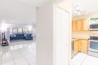 601 Ives Dairy Rd #101-8, Miami, FL 33179 - Photo 8