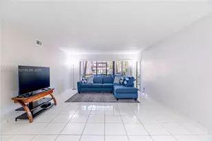 601 Ives Dairy Rd, Miami, FL 33179 - Photo 2