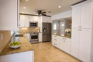 8725 SW 160th St, Palmetto Bay, FL 33157 - Photo 6