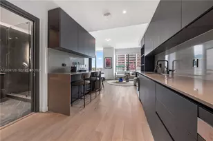20 NE 11th St, Miami, FL 33132 - Photo 4