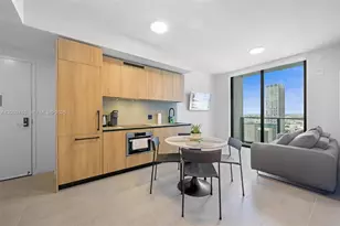 121 NE 5th St, Miami, FL 33132 - Photo 2