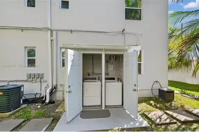 3676 Oak Ave #5, Miami, FL 33133 - Photo 18