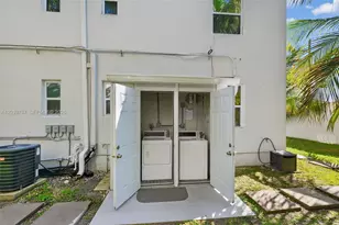 3676 Oak Ave, Miami, FL 33133 - Photo 18