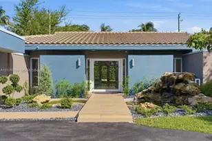 291 E Shore Dr E, Miami, FL 33133 - Photo 2