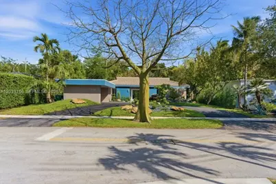 291 E Shore Dr E, Miami, FL 33133 - Photo 62
