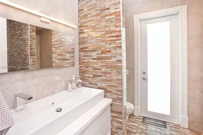 165 Paloma Dr, Coral Gables, FL 33143 - Photo 24