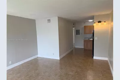 715 NE 2nd Ave #204, Fort Lauderdale, FL 33304 - Photo 6