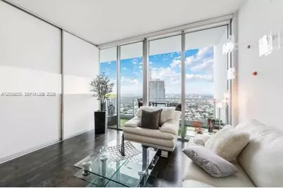 92 SW 3rd St #5108, Miami, FL 33130 - Photo 2