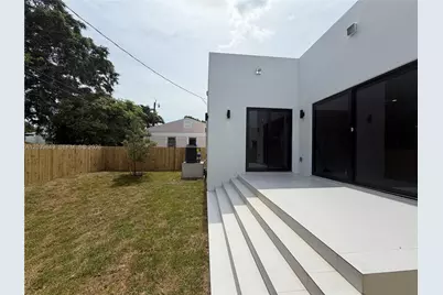 1860 NW 48th St, Miami, FL 33142 - Photo 10