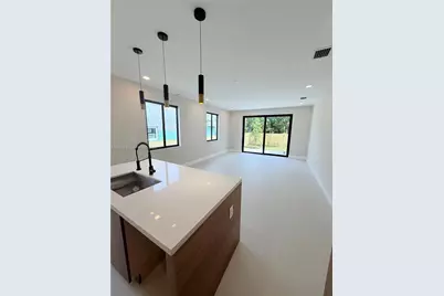 1860 NW 48th St, Miami, FL 33142 - Photo 40