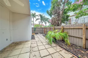 8650 SW 67th Ave, Pinecrest, FL 33156 - Photo 2