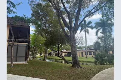 2 Briarwood Cir #212, Hollywood, FL 33024 - Photo 32