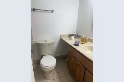 2 Briarwood Cir #212, Hollywood, FL 33024 - Photo 6