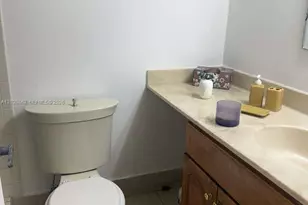 2 Briarwood Cir, Hollywood, FL 33024 - Photo 6