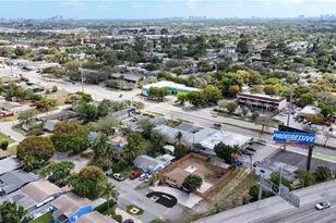 654 NW 45th St, Oakland Park, FL 33309 - Photo 34