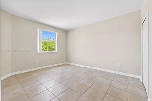 1692 SE 29th Ct, Homestead, FL 33035 - Photo 4