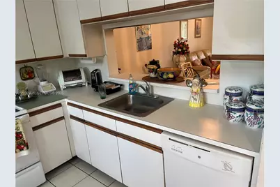 1100 SW 128th Ter #204U, Pembroke Pines, FL 33027 - Photo 6
