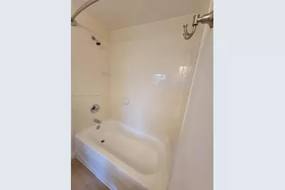 1300 NE 109th St #405, Miami, FL 33161 - Photo 18