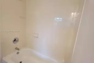 1300 NE 109th St, Miami, FL 33161 - Photo 18