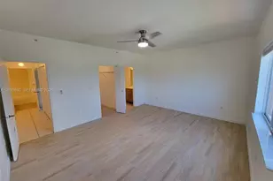 1300 NE 109th St, Miami, FL 33161 - Photo 22