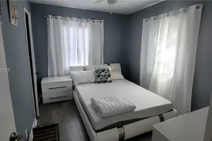104 NE 5th St, Fort Lauderdale, FL 33301 - Photo 6