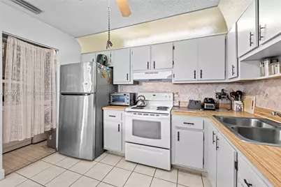 5839 La Pinata Blvd #C-2, Greenacres, FL 33463 - Photo 6