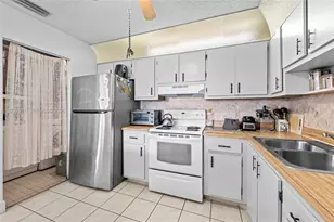 5839 La Pinata Blvd, Greenacres, FL 33463 - Photo 6