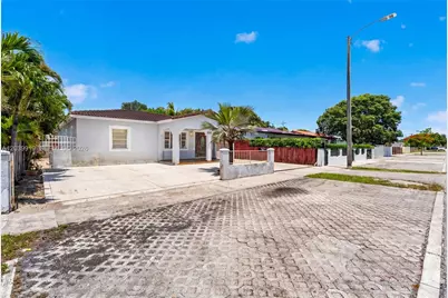 920 NW 35th Ave, Miami, FL 33125 - Photo 2