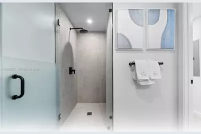 121 NE 5th St #3200, Miami, FL 33132 - Photo 12