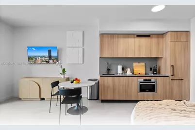 121 NE 5th St #3200, Miami, FL 33132 - Photo 4
