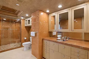5025 Collins Ave, Miami Beach, FL 33140 - Photo 18