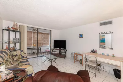 2800 Somerset Dr #115J, Lauderdale Lakes, FL 33311 - Photo 10