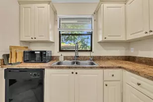 6633 N Parkway Dr, Margate, FL 33068 - Photo 6