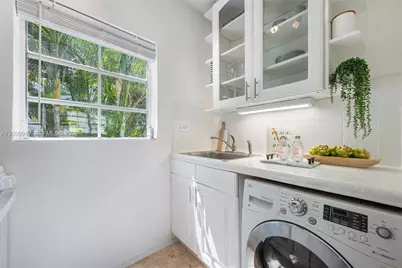 750 Espanola Way #8, Miami Beach, FL 33139 - Photo 6