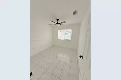 2854 W 75th Ter, Hialeah, FL 33018 - Photo 14