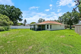 239 Chardonnay Pl, Tampa, FL 33594 - Photo 2