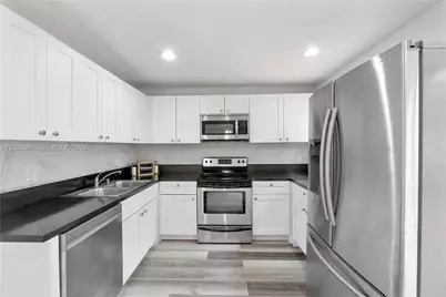 9836 NW 2nd Ct, Plantation, FL 33324 - Photo 6