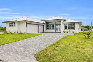 121 SW Sea Lion Rd, Port Saint Lucie, FL 34953 - Photo 2