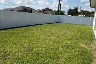 121 SW Sea Lion Rd, Port Saint Lucie, FL 34953 - Photo 10