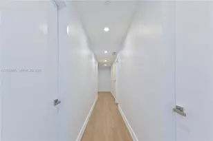 700 NE 24th St, Miami, FL 33137 - Photo 22