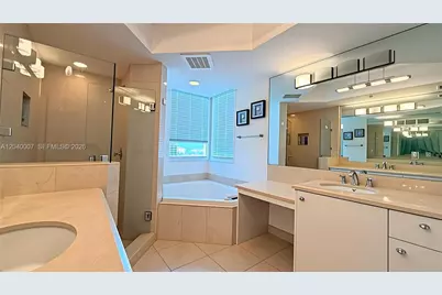 19400 Turnberry Way #1131, Aventura, FL 33180 - Photo 12