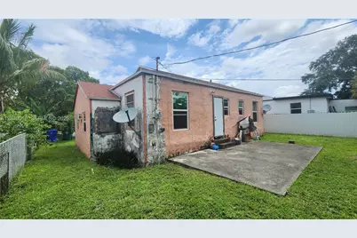 768 NW 65th St, Miami, FL 33150 - Photo 4
