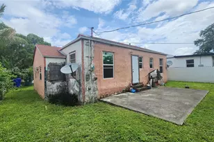 768 NW 65th St, Miami, FL 33150 - Photo 4