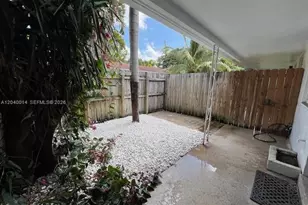 590 NW 40th Ct, Oakland Park, FL 33309 - Photo 4