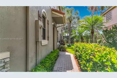 7266 NW 108th Way, Parkland, FL 33076 - Photo 4