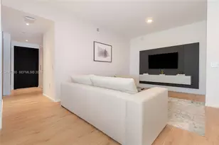 398 NE 5th St, Miami, FL 33132 - Photo 40