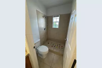7130 Rue Versailles #11, Miami Beach, FL 33141 - Photo 12
