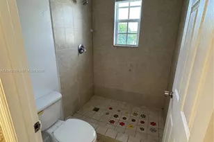 7130 Rue Versailles, Miami Beach, FL 33141 - Photo 12