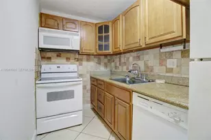 4717 NW 7th St, Miami, FL 33126 - Photo 12