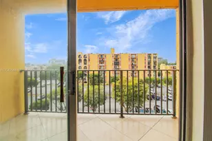 4717 NW 7th St, Miami, FL 33126 - Photo 16